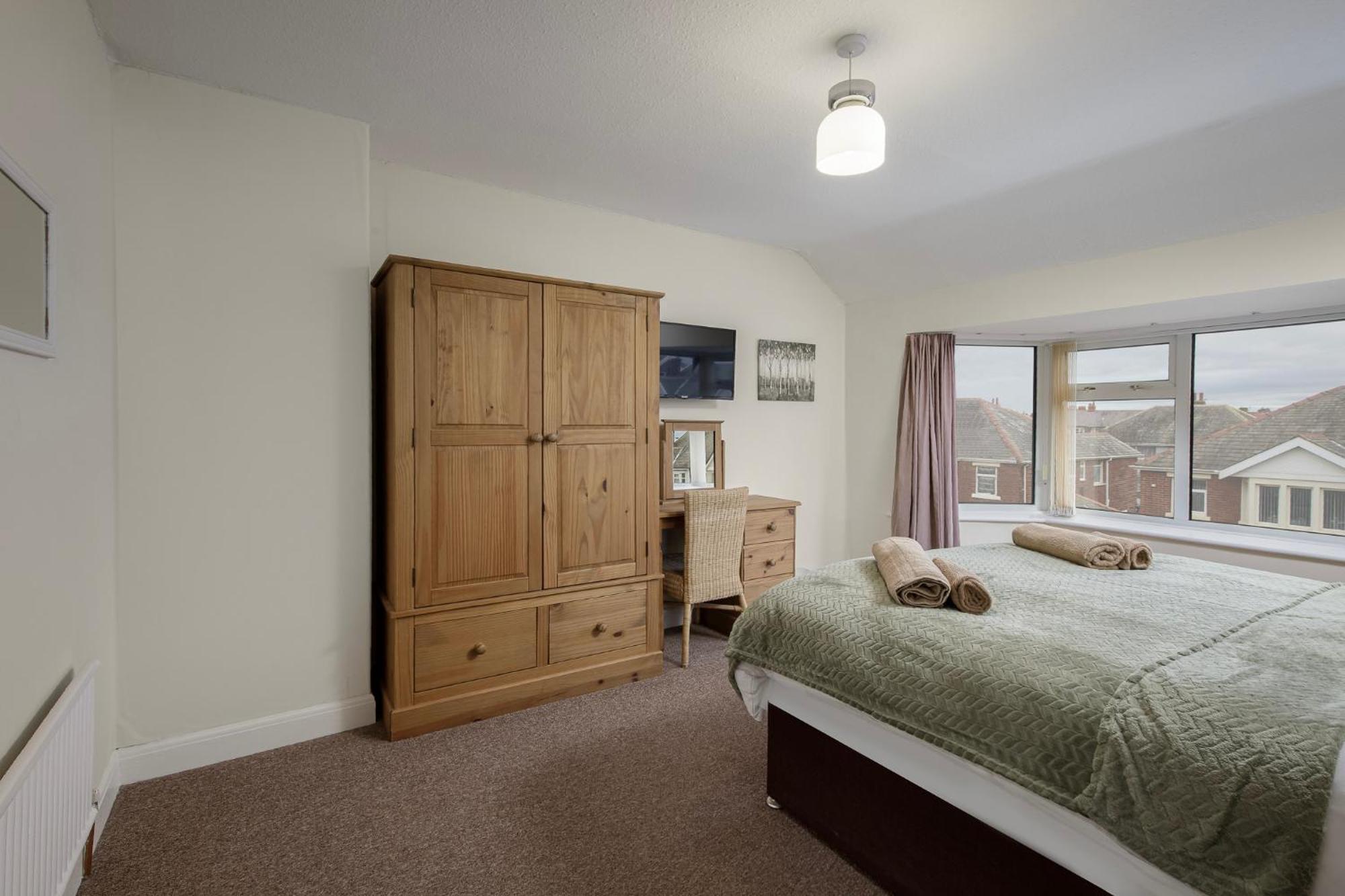 Arnside - Spacious 10-Bedroom Seaside Cottage Blackpool Eksteriør billede