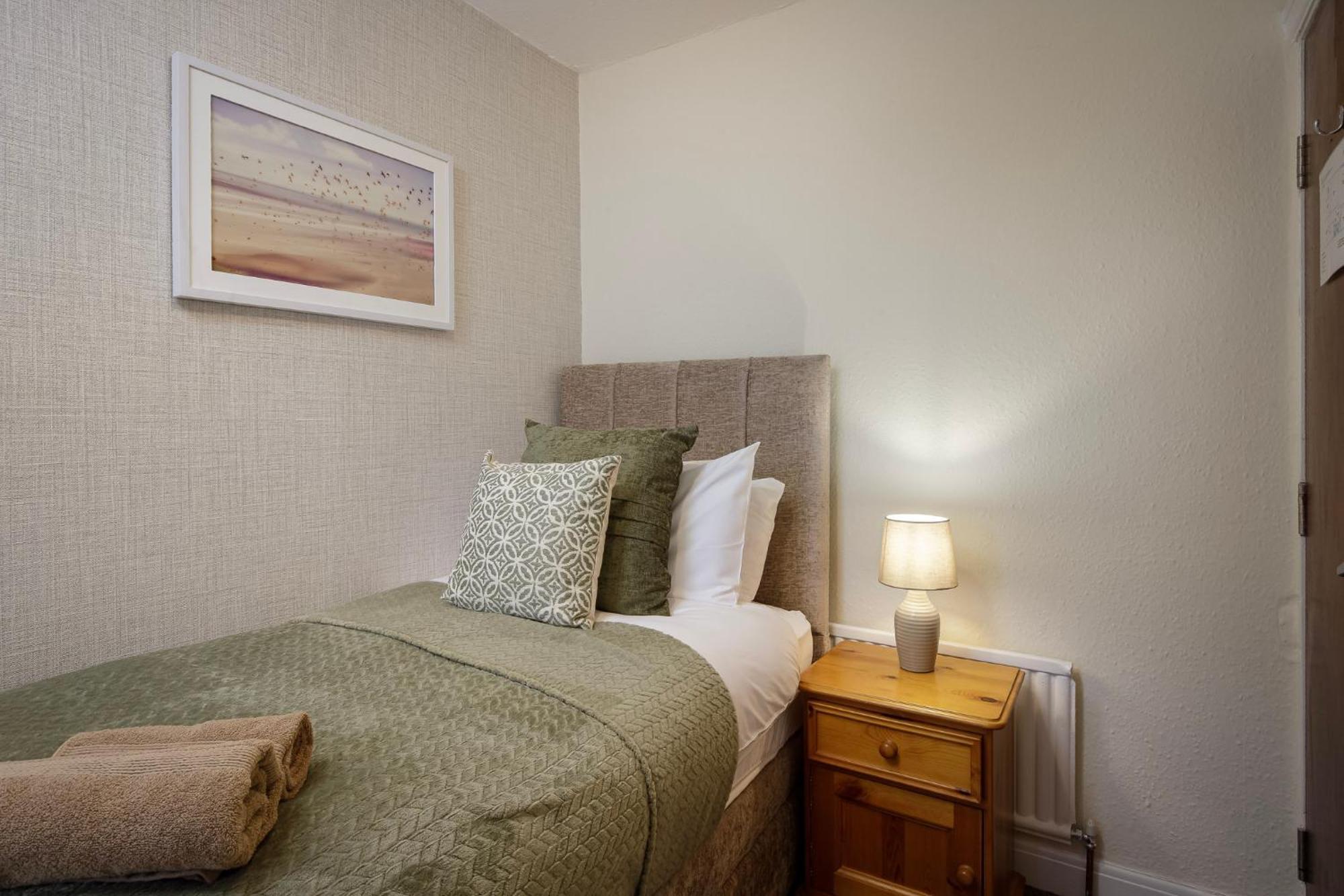 Arnside - Spacious 10-Bedroom Seaside Cottage Blackpool Eksteriør billede