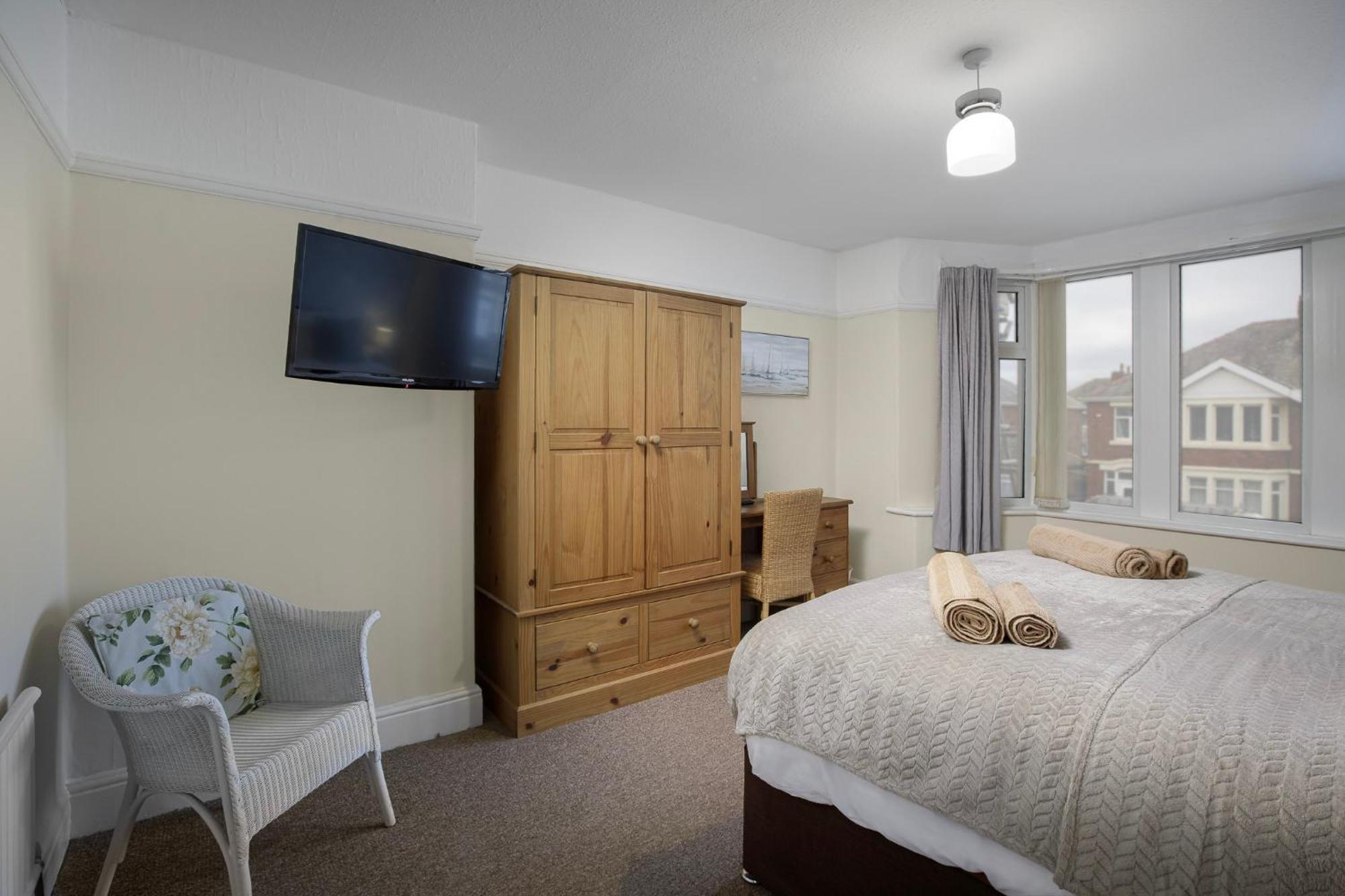 Arnside - Spacious 10-Bedroom Seaside Cottage Blackpool Eksteriør billede