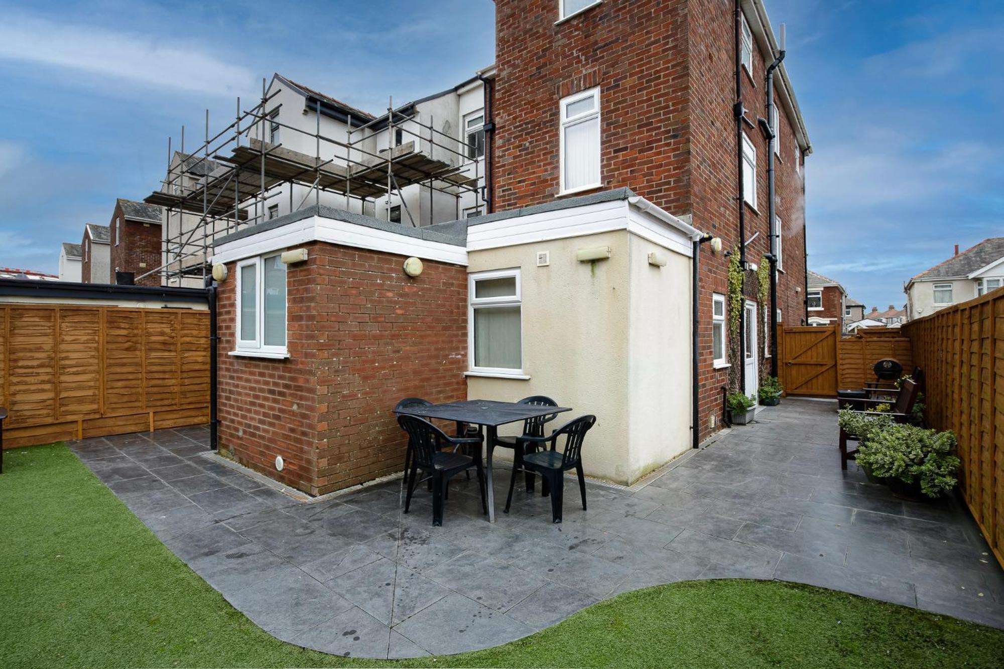 Arnside - Spacious 10-Bedroom Seaside Cottage Blackpool Eksteriør billede