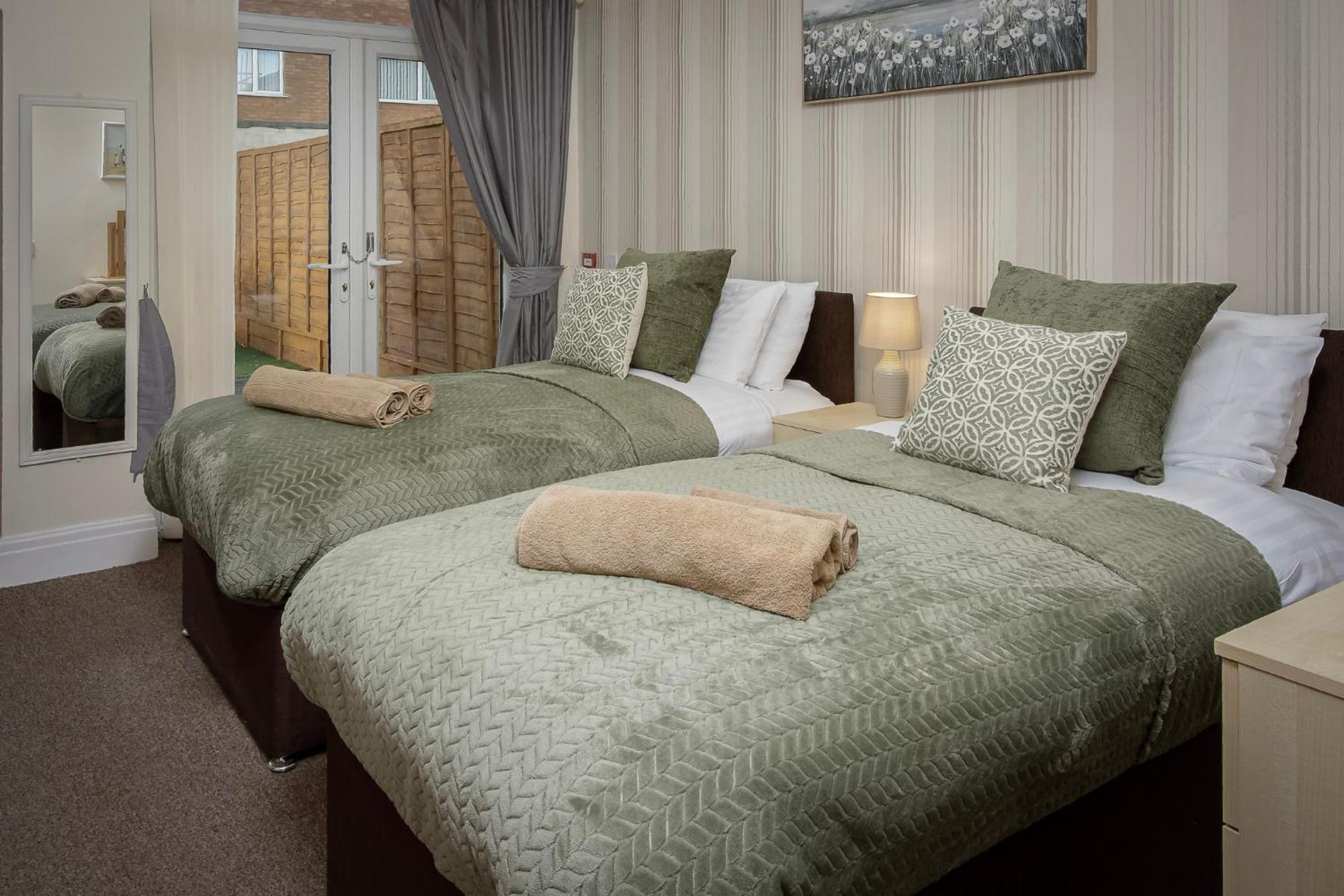 Arnside - Spacious 10-Bedroom Seaside Cottage Blackpool Eksteriør billede