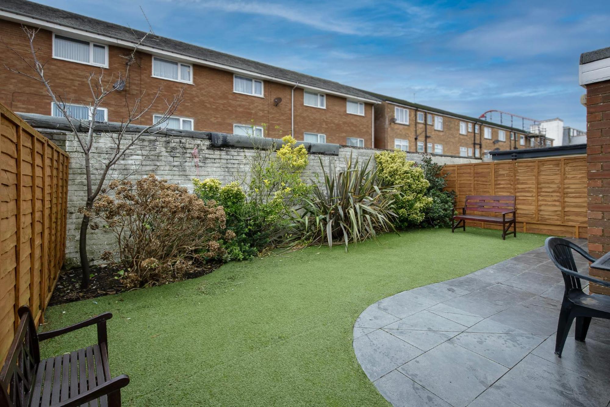 Arnside - Spacious 10-Bedroom Seaside Cottage Blackpool Eksteriør billede