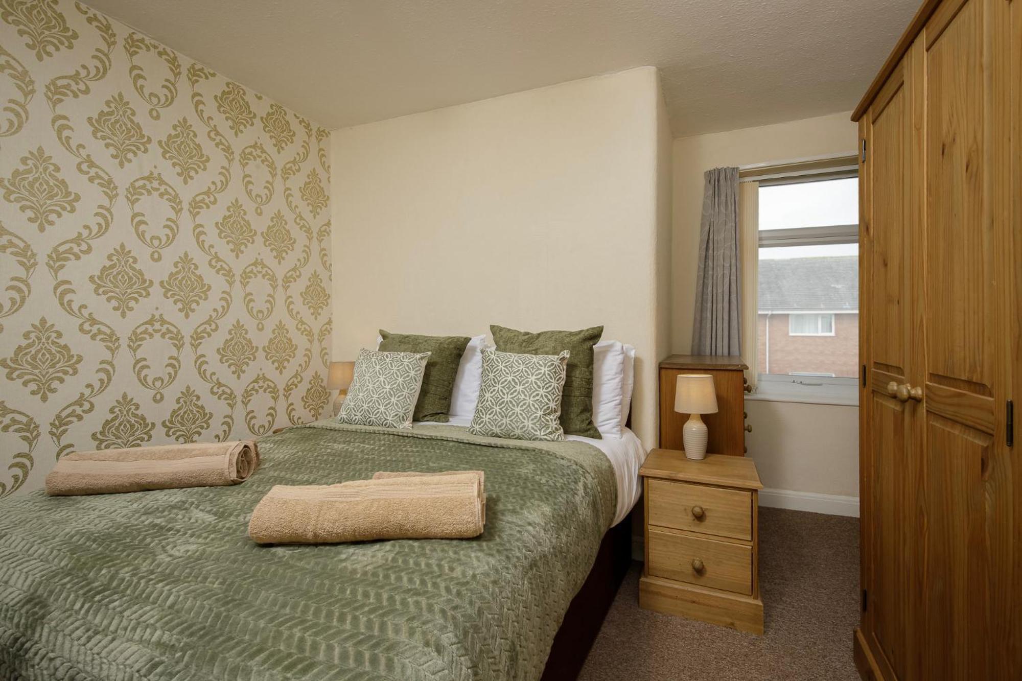 Arnside - Spacious 10-Bedroom Seaside Cottage Blackpool Eksteriør billede